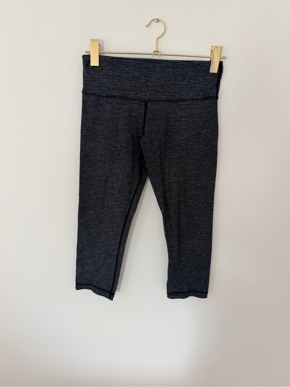 lululemon athletica Charcoal Gray Cropped Leggings size 6